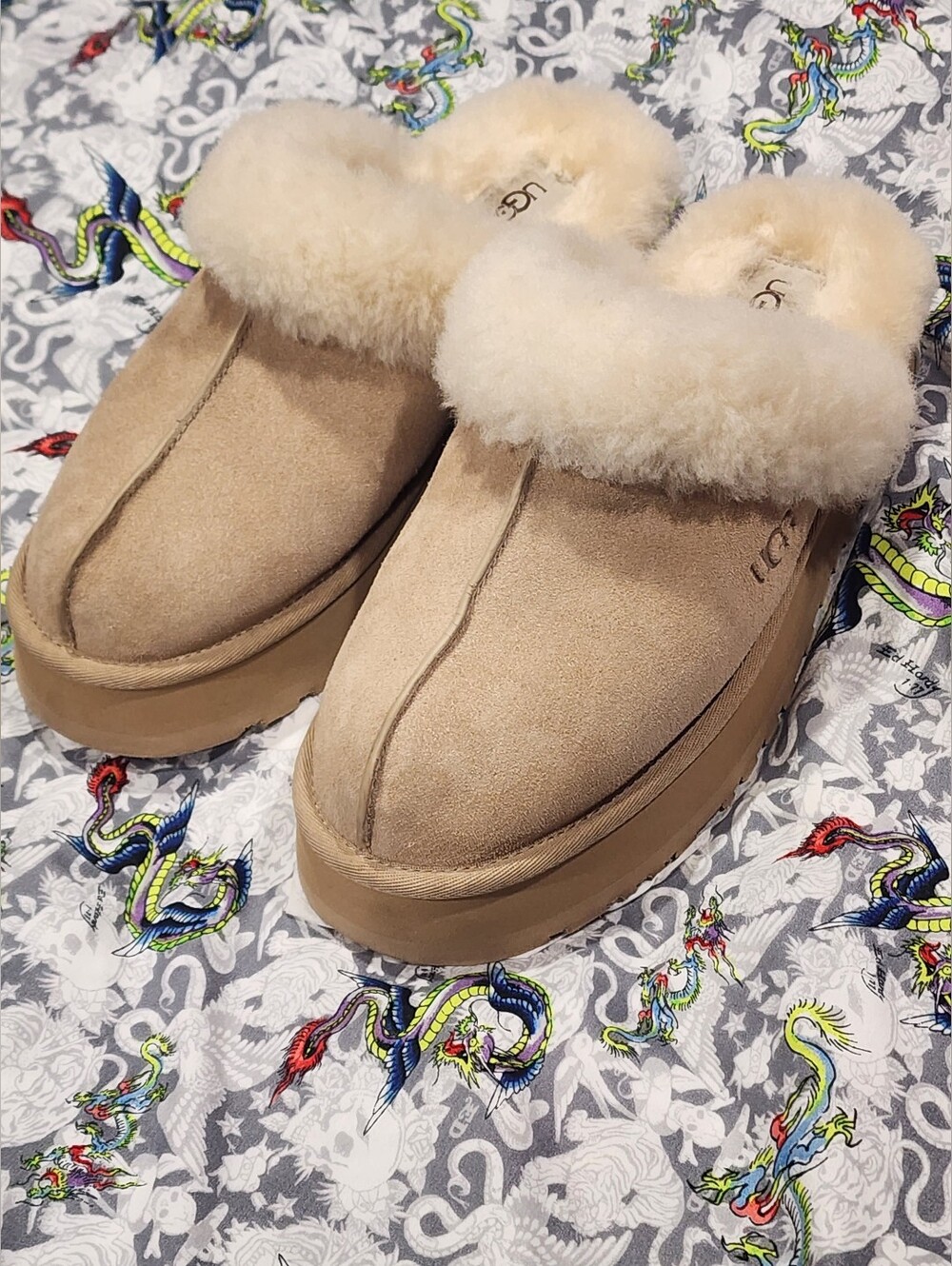UGG - Biege Disquette Slippers